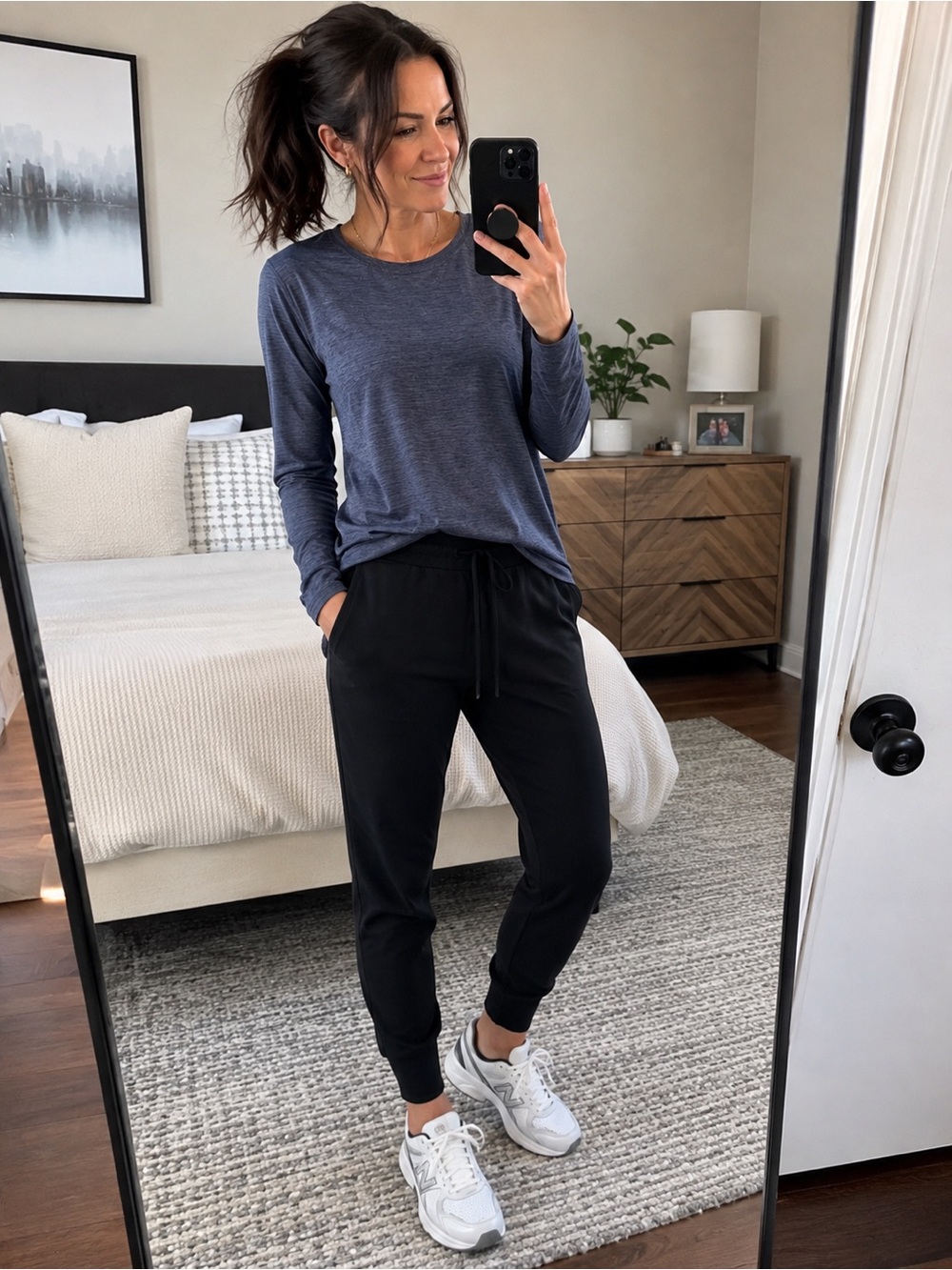 Vuori Long-Sleeve Crewneck Top in Heather